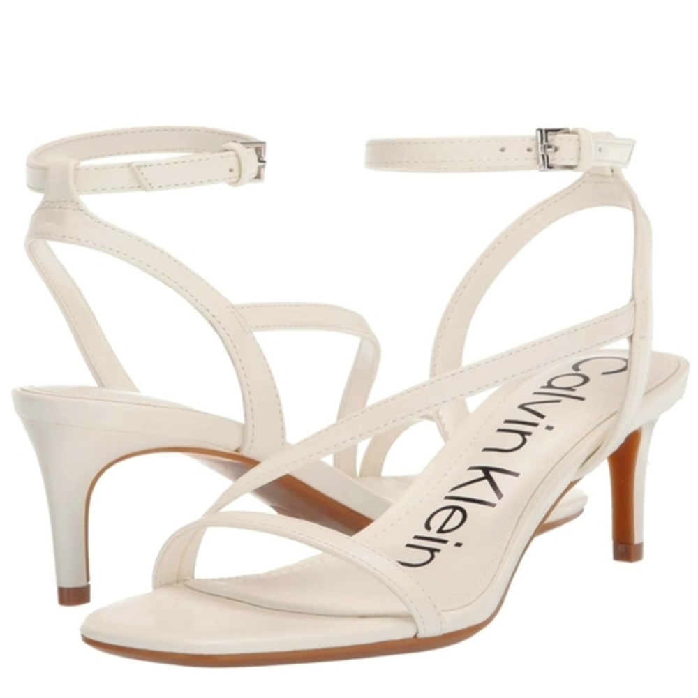 New calvin klein sandals 👡